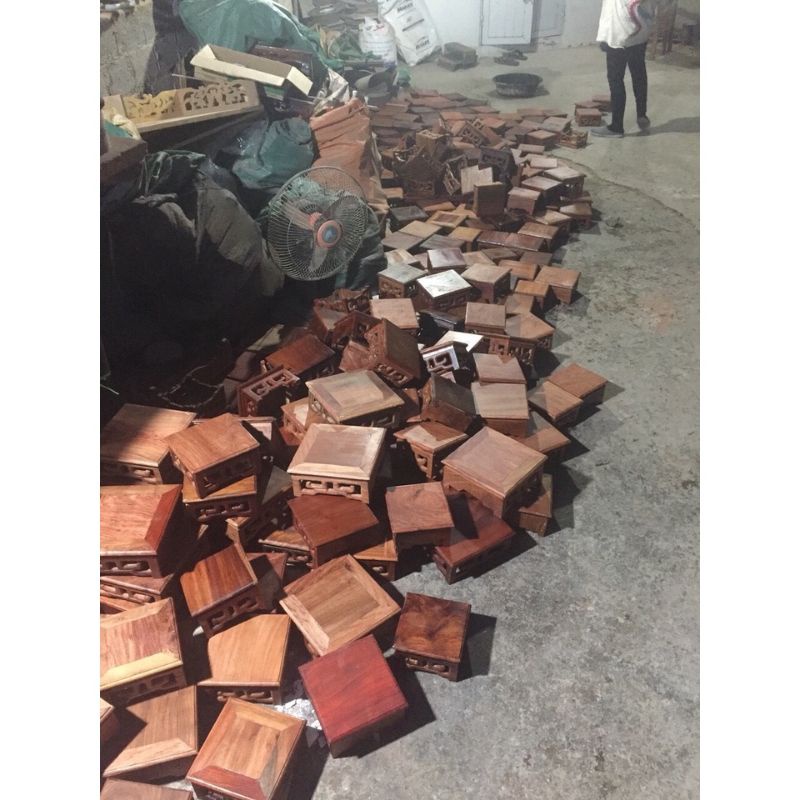 Đế vuông kê bát hương