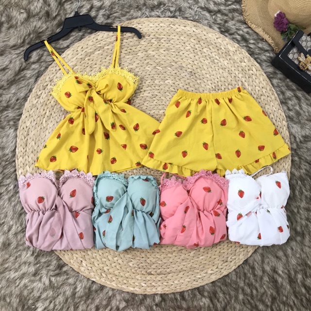 [SALE 20%] Đồ bộ trái dâu phối ren có mút | BigBuy360 - bigbuy360.vn