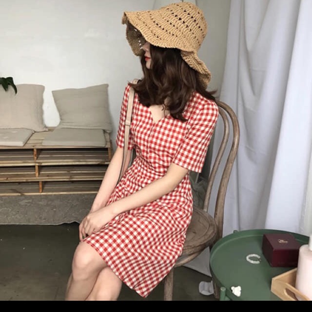 Váy caro cúc ngực