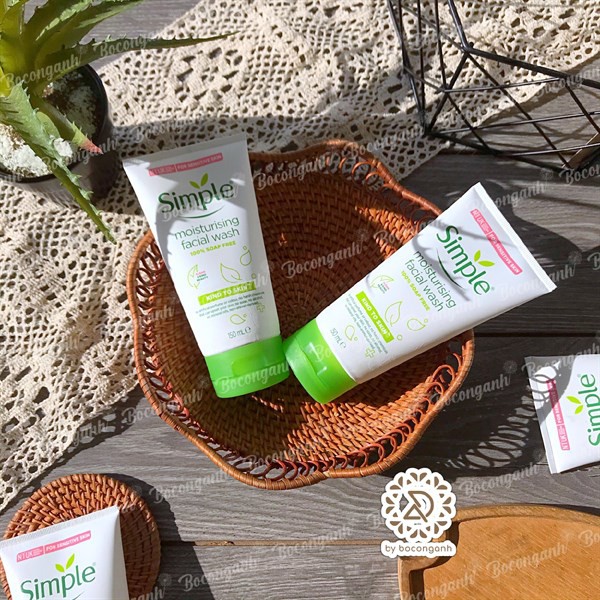 GEL RỬA MẶT SIMPLE KIND TO SKIN REFRESHING FACIAL WASH