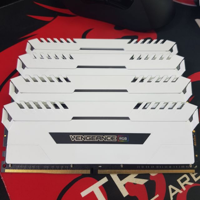 Ram corsair vengeance rgb 16g 2*8 bus 3000 c15 bảo hành 2021