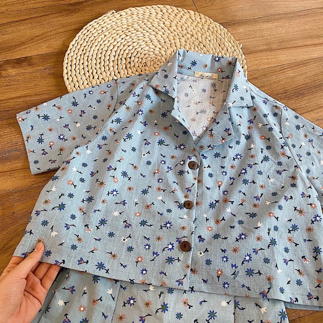 Set Đồ Annie Set gồm chân váy và áo thiết kế chất vải linen in hoạ tiết hoa nhí - váy có bo chun co giãn kèm lớp lót dày | BigBuy360 - bigbuy360.vn