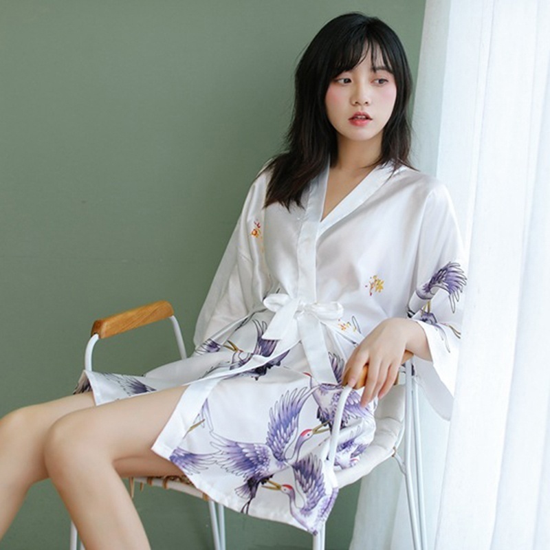 Áo choàng tắm kiểu kimono thiết kế quyến rũ cho phù dâu
 | WebRaoVat - webraovat.net.vn