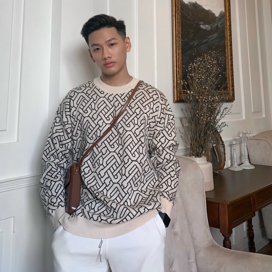 Áo sweater tay dài HUGU - Monogram - vải len, form rộng unisex