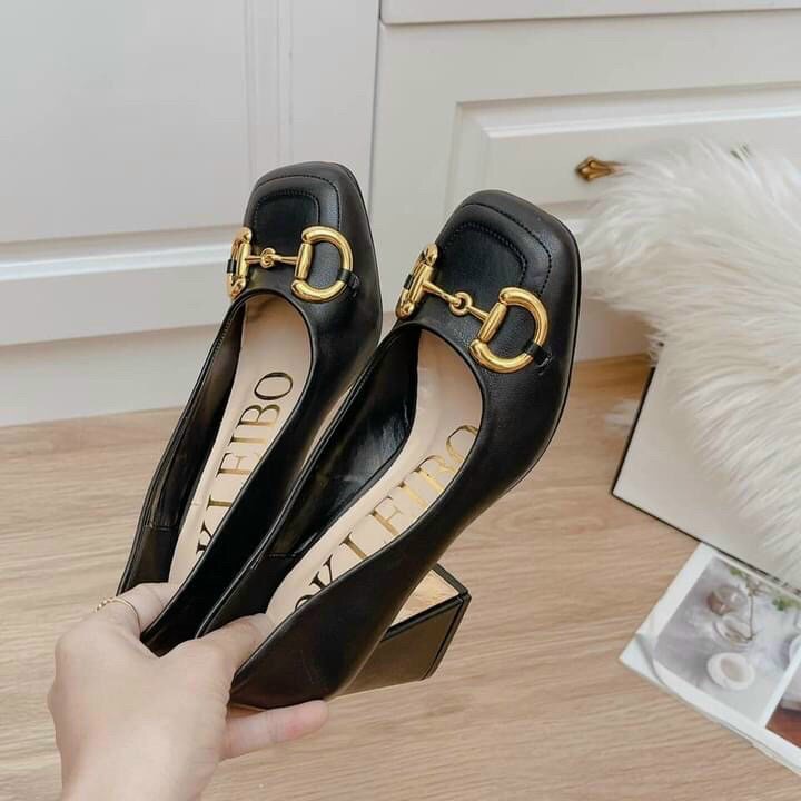 Giày cao gót nữ, gót vuông, mũi vuông gắn xích GG