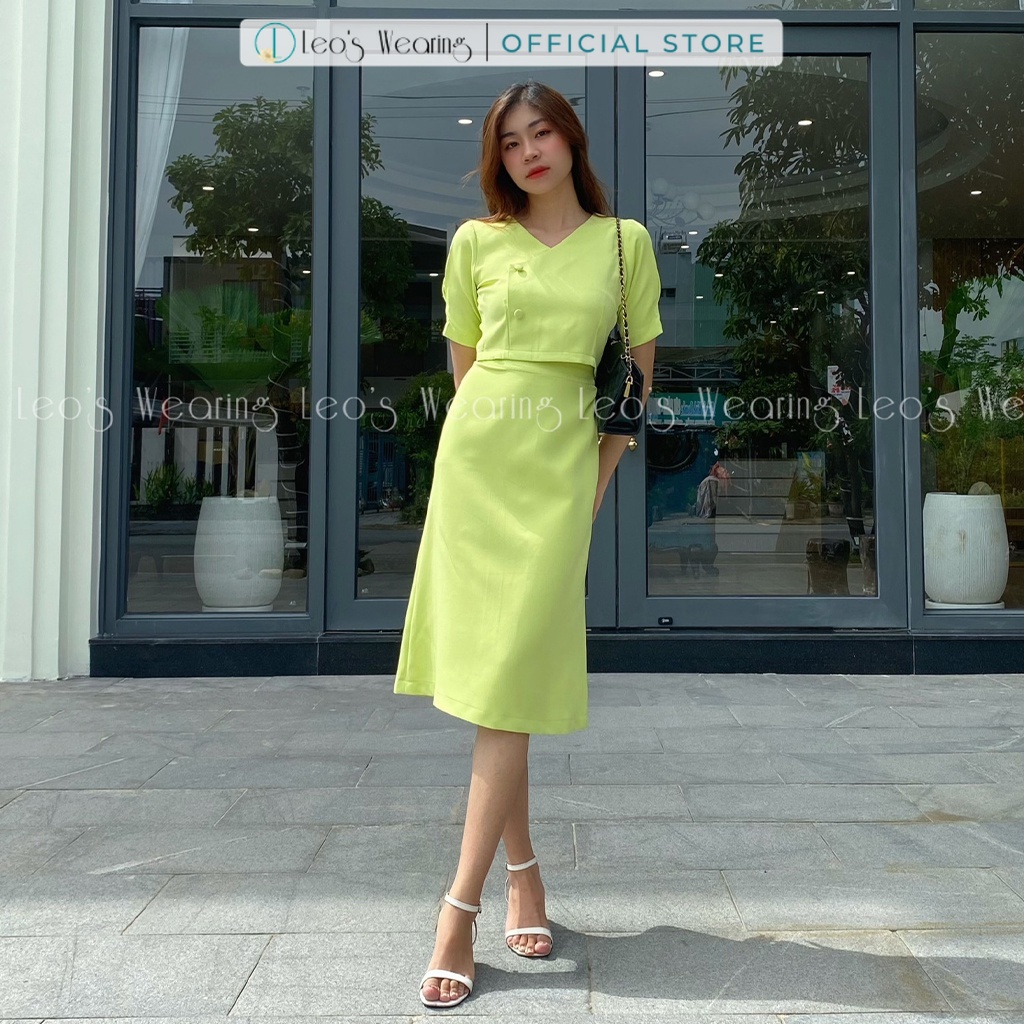 Set công sở chân váy suông cạp cao áo sơ mi croptop tay ngắn vạt chéo cổ v LEOSWEARING Q48