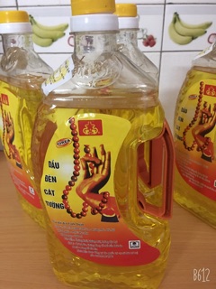 Dầu đèn cát tường lưu ly 1000ml