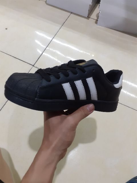 Superstar size 37