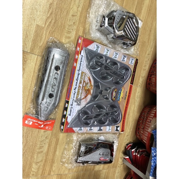 Giá trọn bộ 4 món ốp đủ xe LEAD 2013->2015 bao gồm có Sàn chân +Ốp quạt gió +Ốp bầu gió (pô e )+Ốp Pô (giá rẻ )