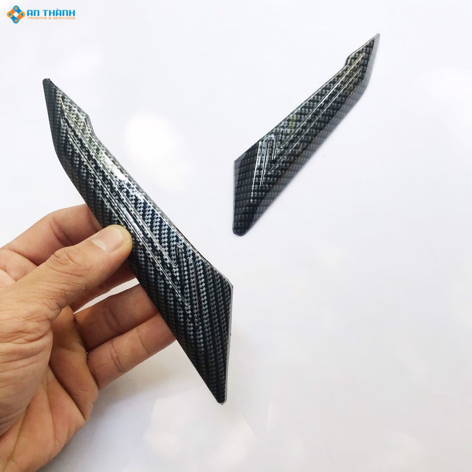 Ốp gác chân sau Honda Vario 150  sơn Carbon