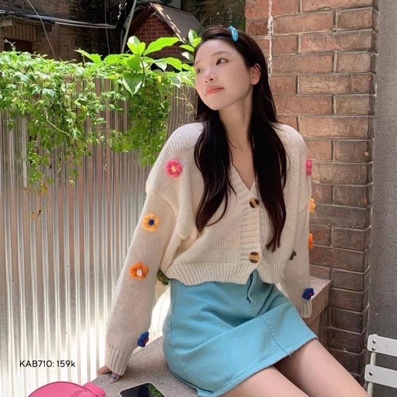 ÁO KHOÁC CADIGAN DÁNG CROPTOP THÊU HOA NỔI SIÊU XINH