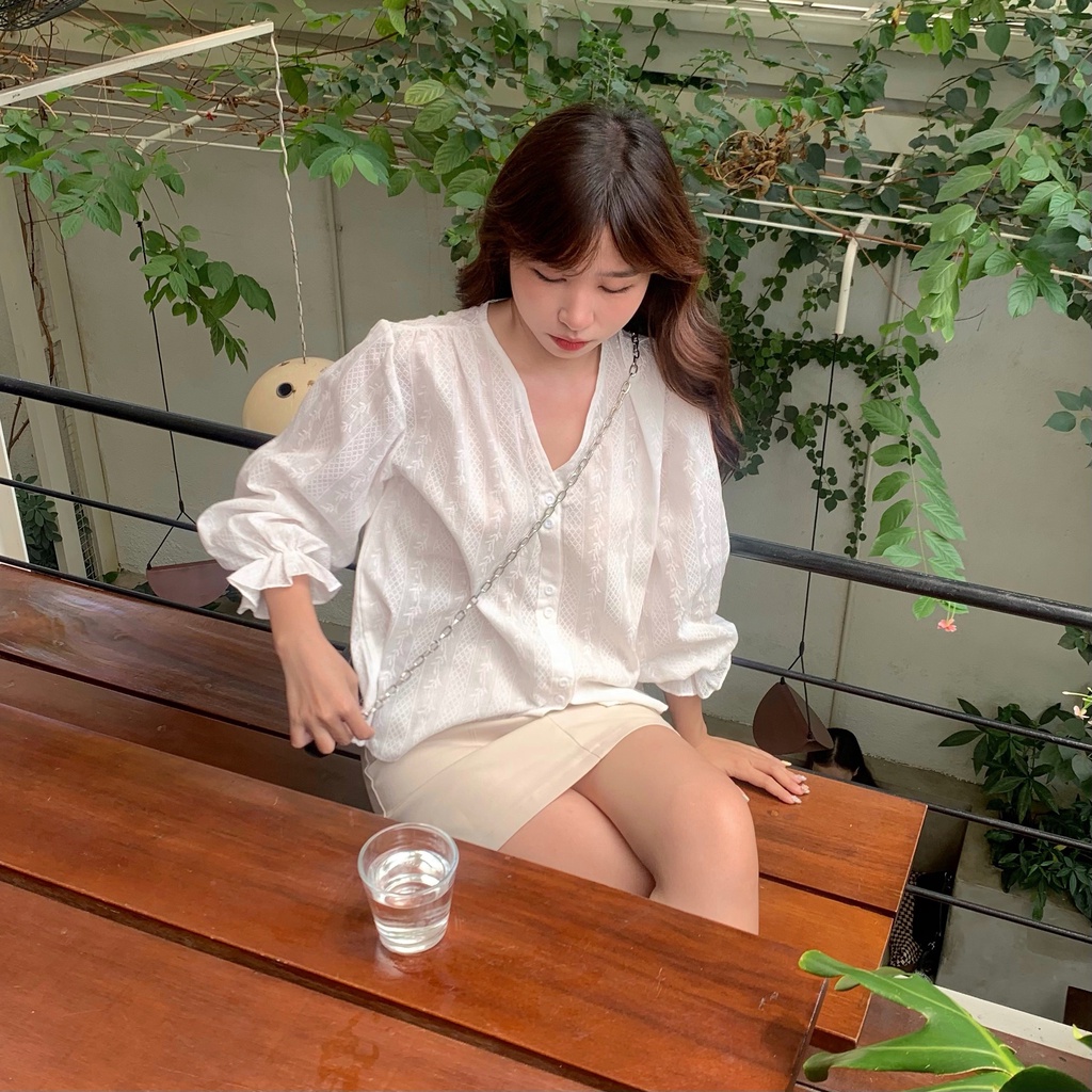 Áo Kiểu Nữ OLARI Cổ Tim Tay Dài Vải Xô In Hoa - OL29 - Lucy Shirt