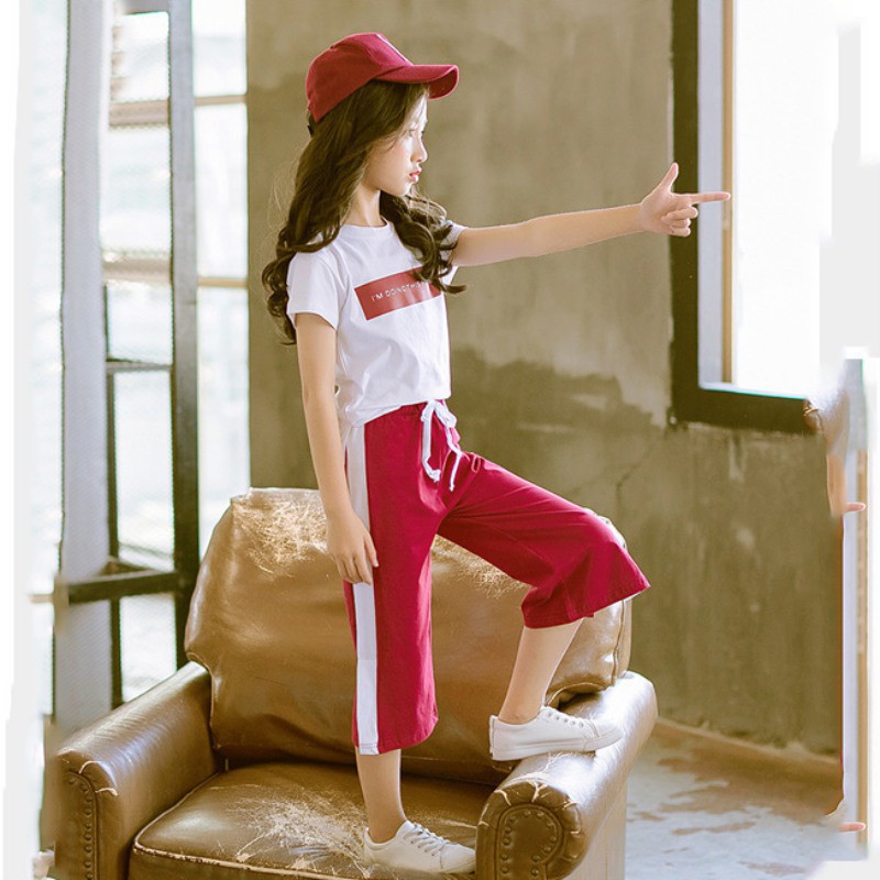 Set áo thun ngắn tay in chữ + quần short ống rộng đáng yêu cho bé gái