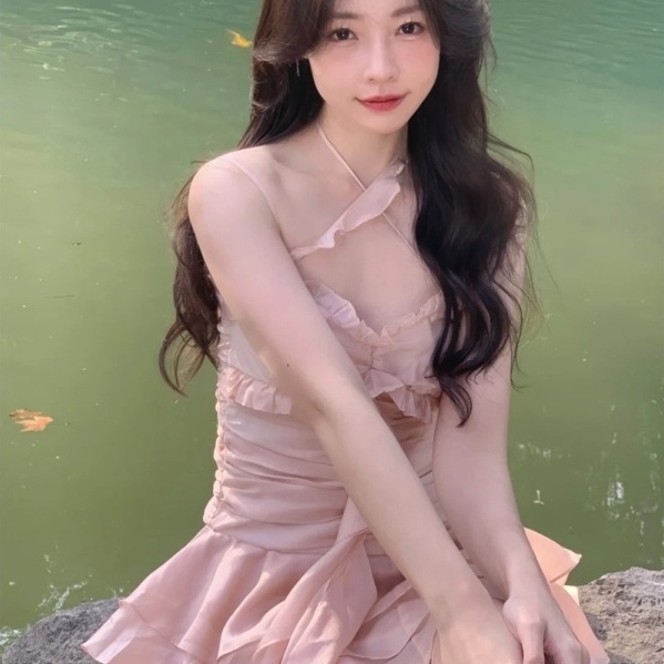 Đầm Hai Dây Thiết Kế Không Đồng Đều Ngọt Ngào Thời Trang Mới Cho Nữ