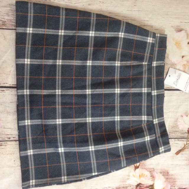 Chân váy Kẻ live