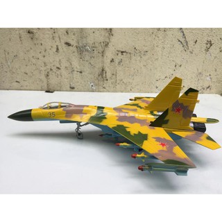 Mô hình máy báy su-35 1:72
