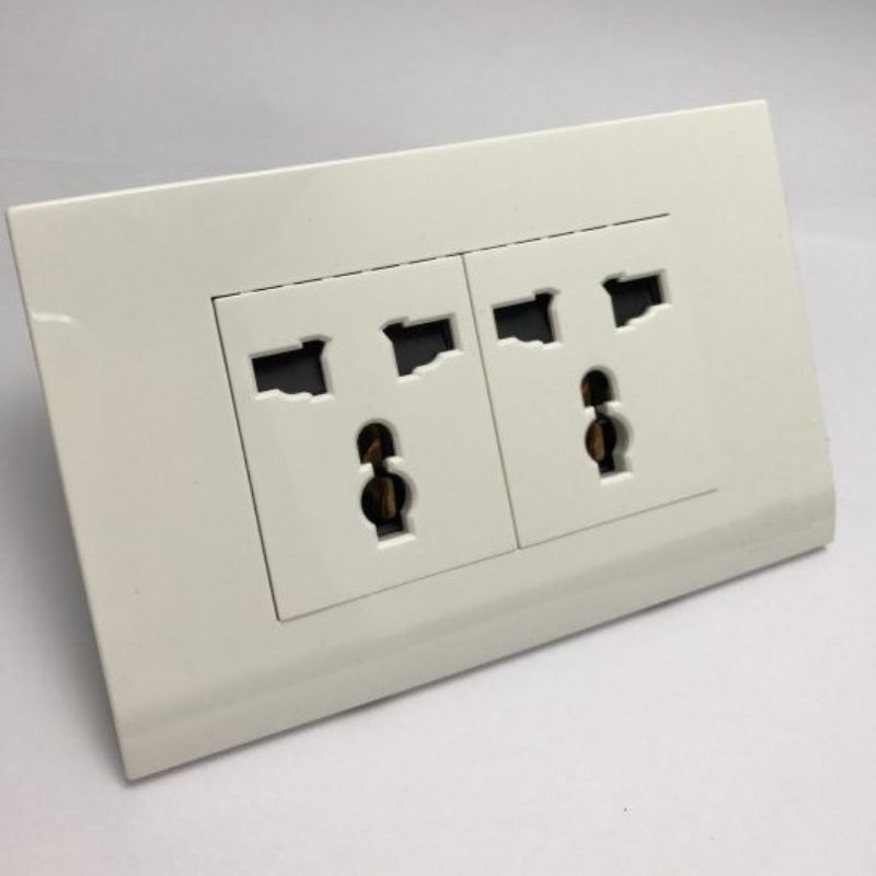 Ổ cắm 3 chấu đa năng seri U10