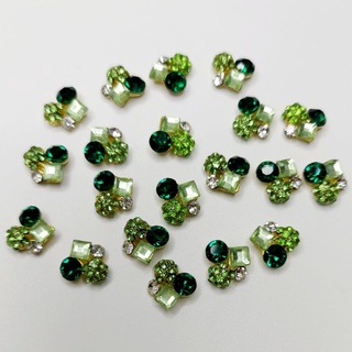 Charm cụm xanh lá mã 109
