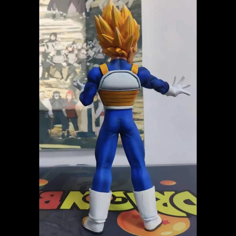Mô hình vegeta tung chưởng hàng nét