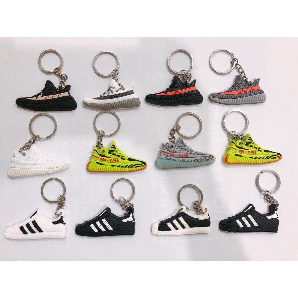 Móc khóa sneaker