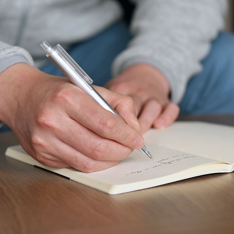 Bút Bi Mực Đen Ngòi 0.5MM Cho Học Sinh/Văn Phòng