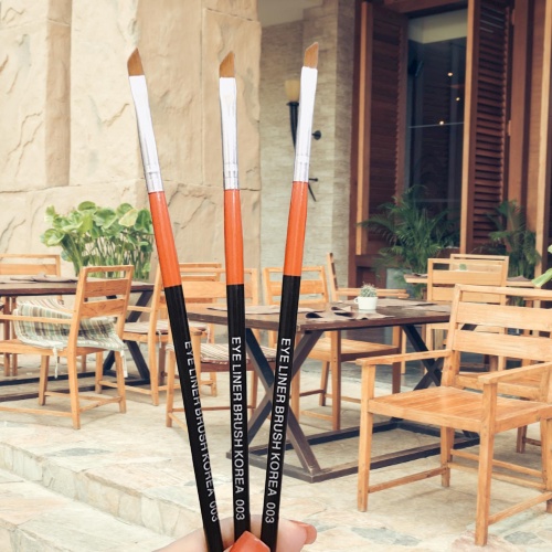 Cọ Kẻ Mắt Eyeliner Brush Korea Sắc Nét Chính Hãng