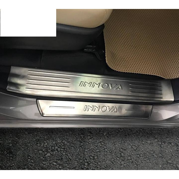 Ốp Bậc Cửa, Nẹp Bước Chân Xe Innova 2007 đến 2021 Mẫu Inox Cao Cấp