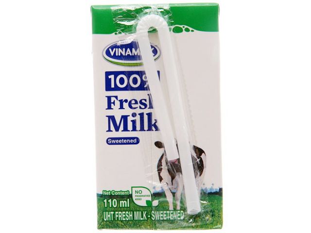 Thùng 48 hộp sữa tươi tiệt trùng Vinamil 100% có đường 110ml