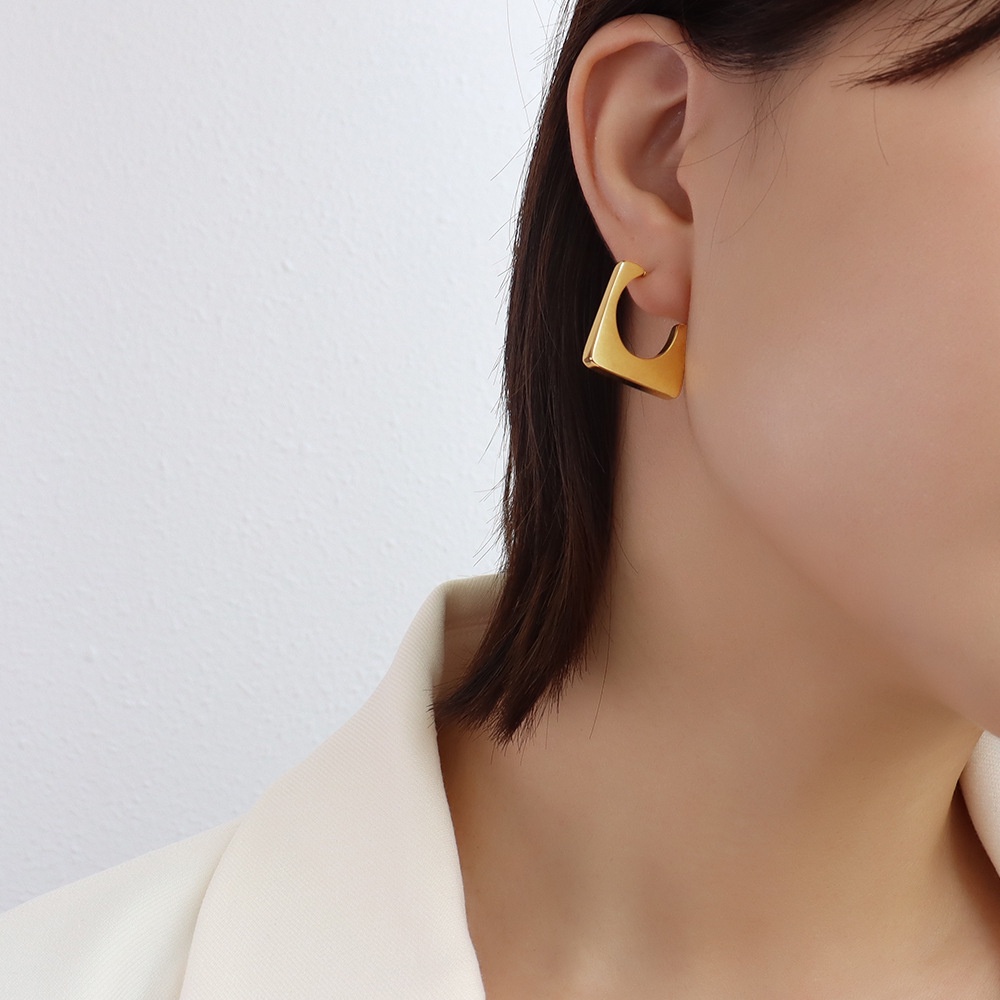 Bông tai hình vuông bằng thép titan mạ vàng 18K phong cách Pháp thời trang
