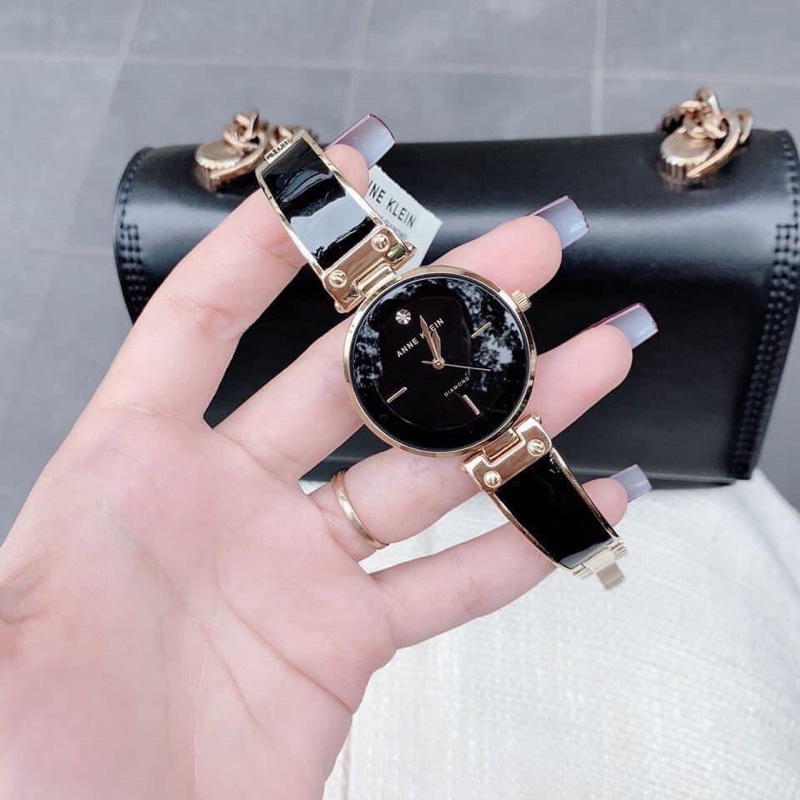 Đồng hồ nữ ANNE KLEIN model AK/1414BKGB dáng kiềng