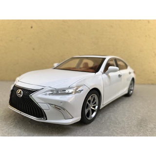 Xe mô hình ô tô lexus es300 2022 1:24