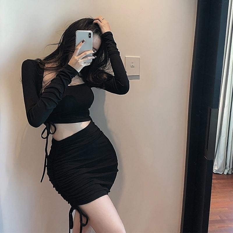 Đầm Thun Ôm Body Tay Dài Khoét Eo Rút Dây Hông Dáng Ngắn Sexy - Kiểu Cổ Tròn Và Cổ Vuông | BigBuy360 - bigbuy360.vn