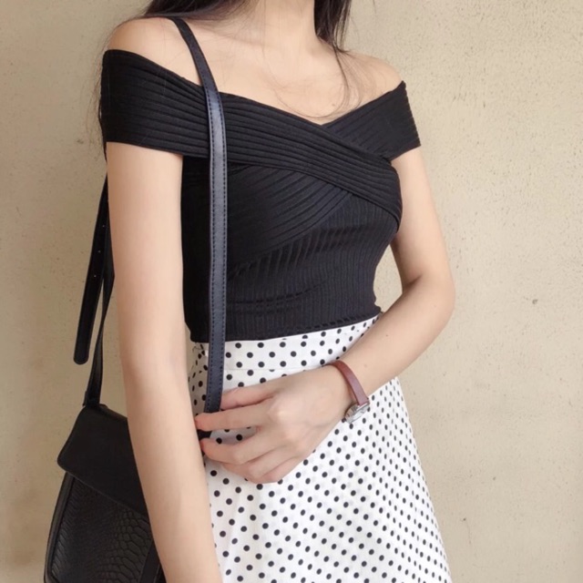 Áo thun trễ vai bánh bèo