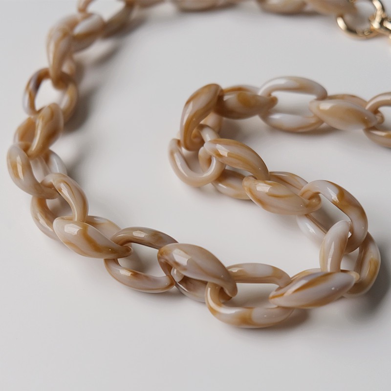 Quai đeo túi xách hình xích bằng acrylic độc đáo