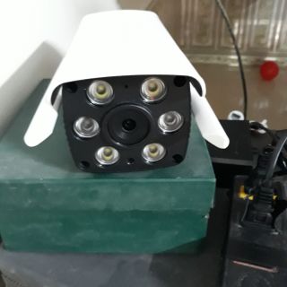 Camera ngoài trời tặng thẻ nhớ 32G class 10