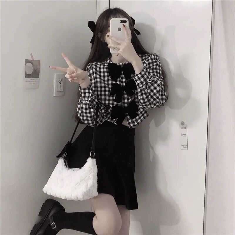 Set áo sơ mi dáng ngắn phối chân váy phong cách Hồng Kông thời trang mùa xuân mới cho nữ