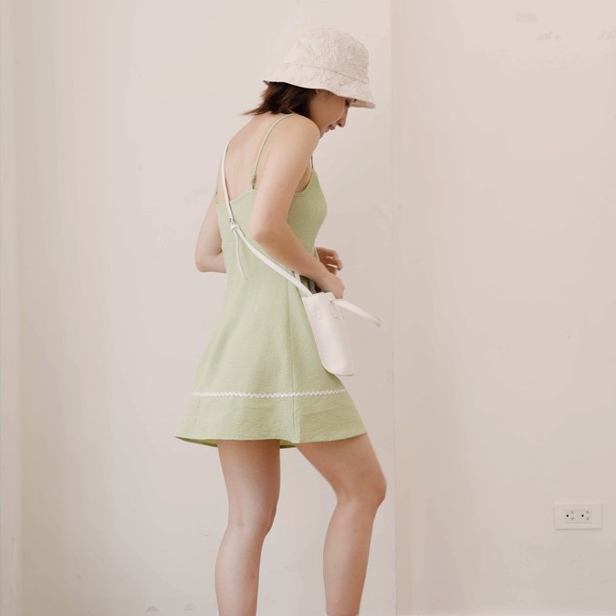 KUCHIMACHIC - Váy hai dây chất đũi xốp, chiết eo, điệu đà nữ tính, phù hợp đi chơi đi cà phê kuchimade KUV01 | BigBuy360 - bigbuy360.vn