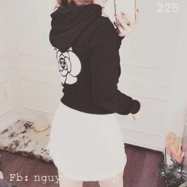 Áo khoác lửng thêu hoa hồng | BigBuy360 - bigbuy360.vn