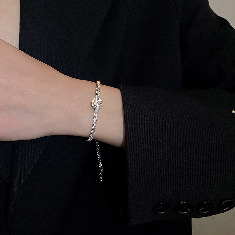Lắc tay nữ titan mặt hình vuông đính đá sang chảnh phong cách vintage vòng tay titan bền màu June accessories