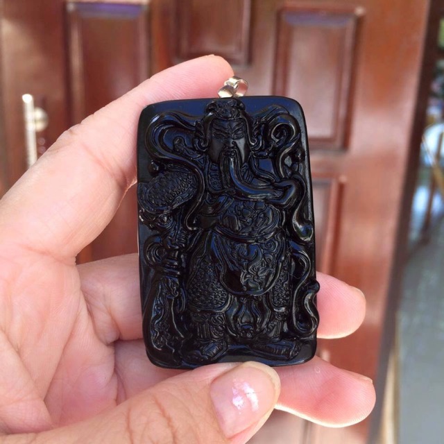 Quan công mặt dâu chuyền