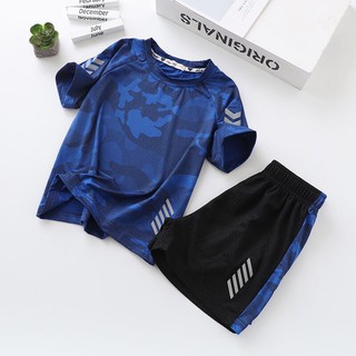 Set bộ thể thao bé trai.