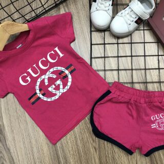 Bộ đùi bé gái thể thao
