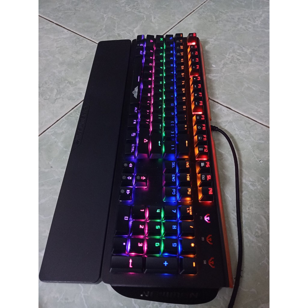 {FREEDHIP} Bàn phím cơ Newmen GM368,GM819 Led RGB hàng chính hãng thanh lý còn dùng tốt giá rẻ