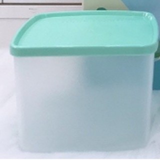 Tupperware - Hộp bảo quản thực phẩm Medium Square Round
