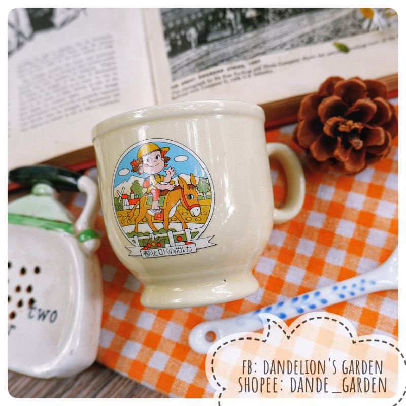 Ly cô bé màu pastel