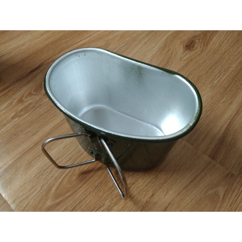 Bình tông 1lít nhựa đúc đựng nước tặng kèm ca nhôm
