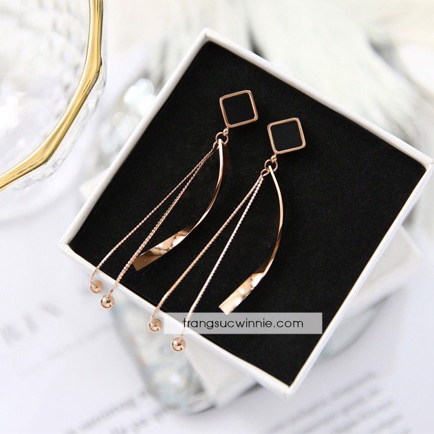 Hoa tai nữ titan rhombus dây