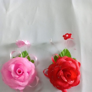 Bông hồng cài áo hai họ 2.200₫