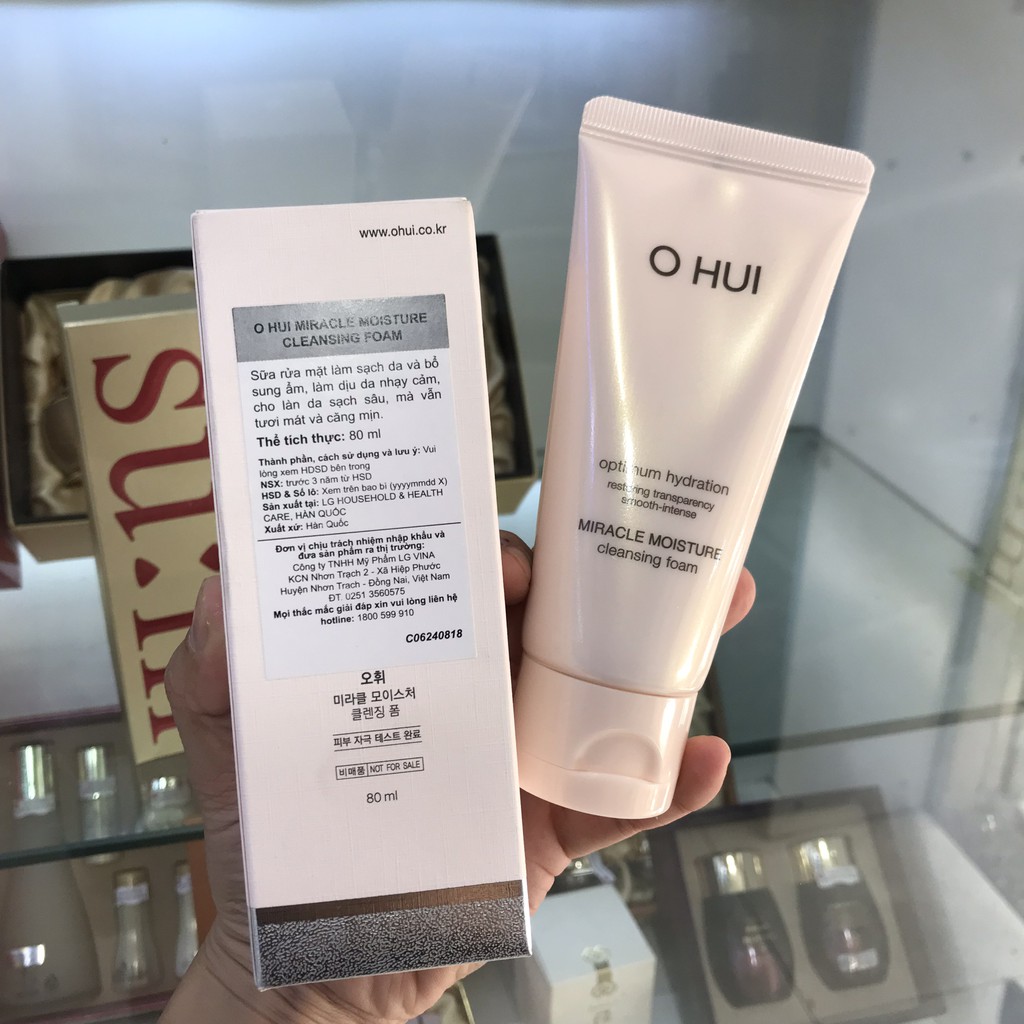 - Sữa rửa mặt Ohui Miracle dưỡng ẩm sáng da date 6/2024
