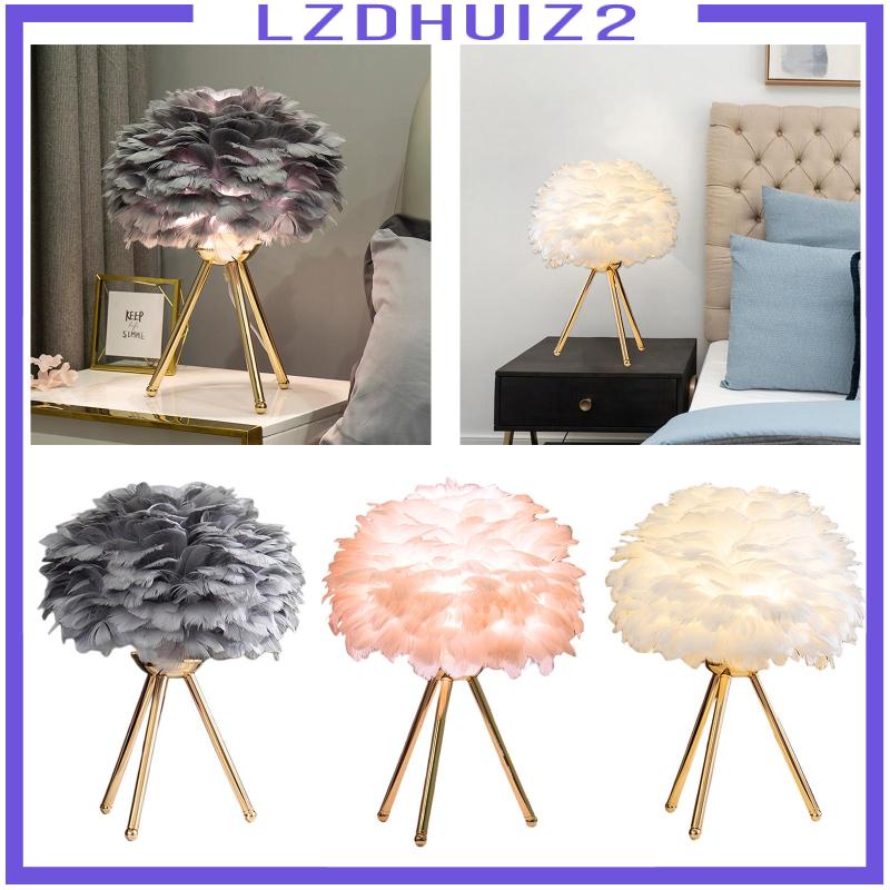 Đèn bàn phối lông vũ phong cách hiện đại trang trí phòng ngủ